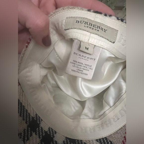 Authentic Burberry wool cap - Picture 3 of 4